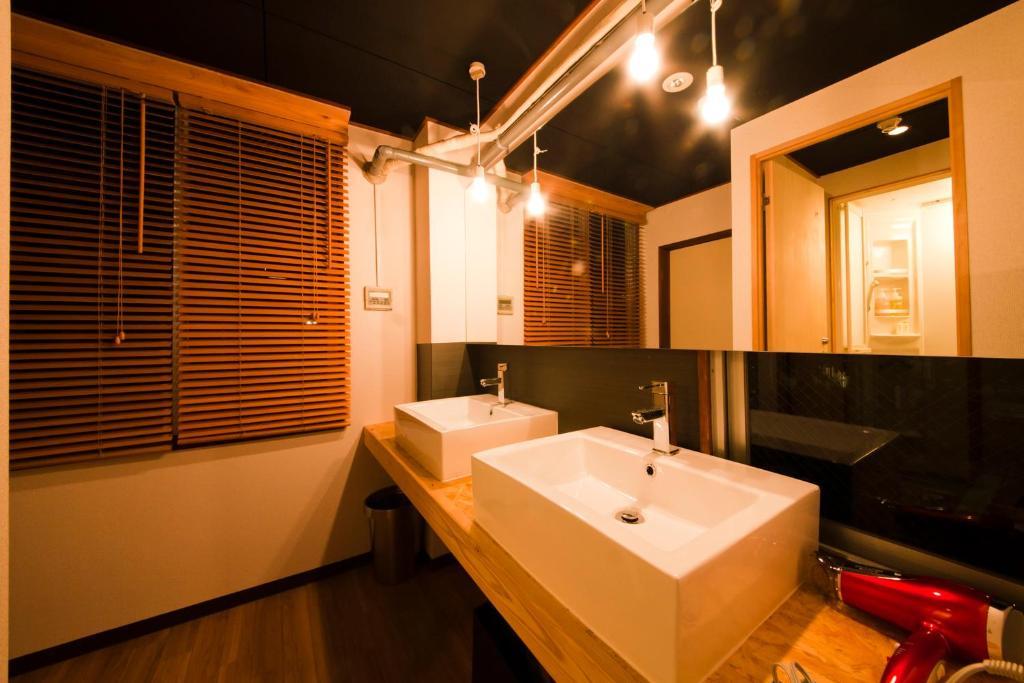 Hakata Gofukumachi Hostel Takataniya Фукуока Экстерьер фото