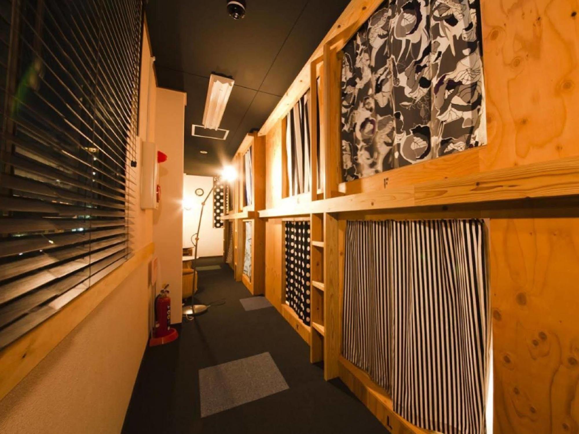 Hakata Gofukumachi Hostel Takataniya Фукуока Экстерьер фото